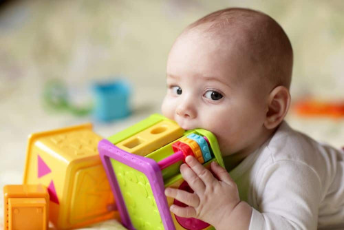 Vệ sinh đồ chơi thường xuyên cho bé, liệu các mẹ đã biết?
